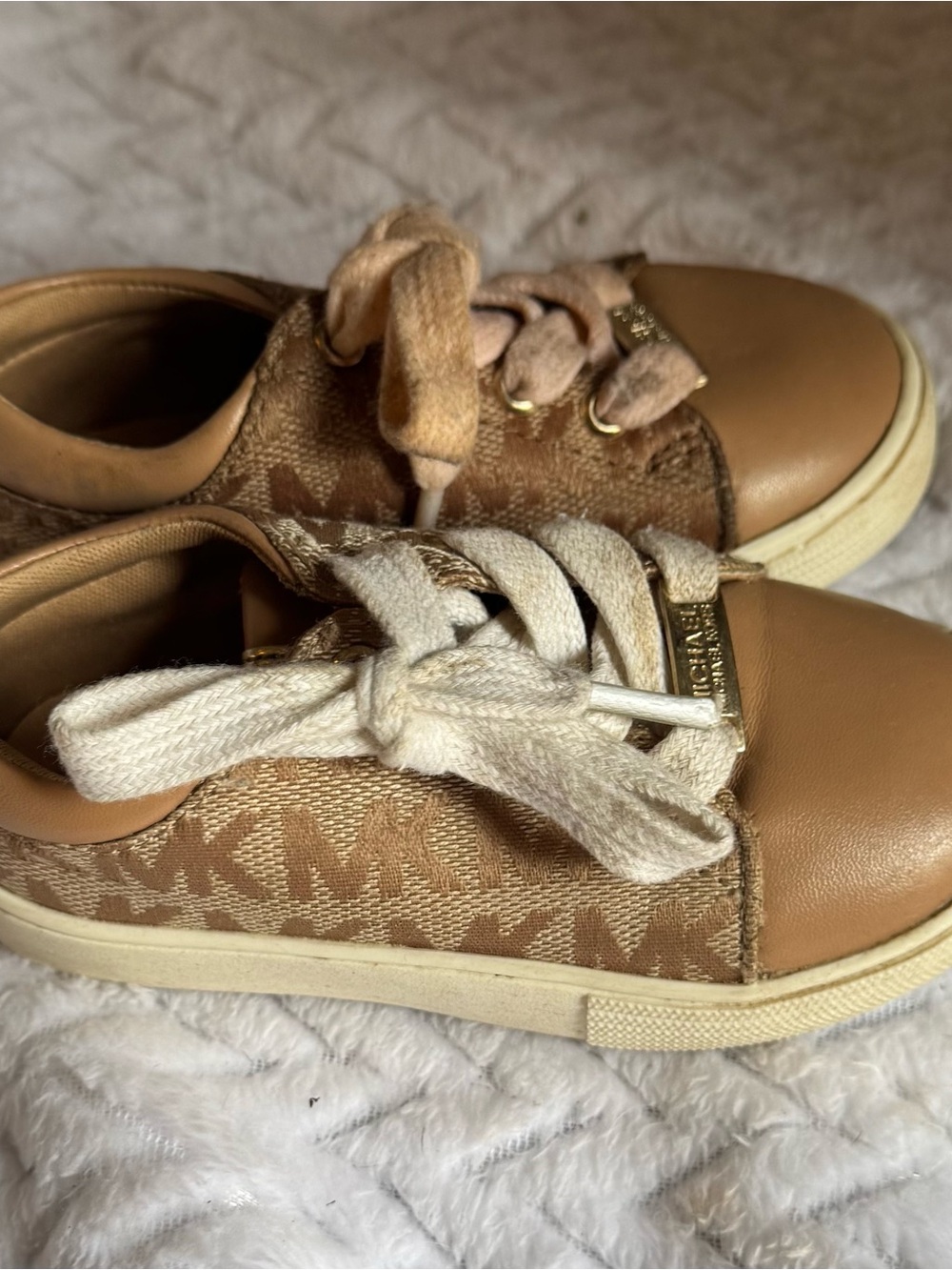 Michael Kors Kids Tan Logo Low-Top Sneakers with Cream Laces